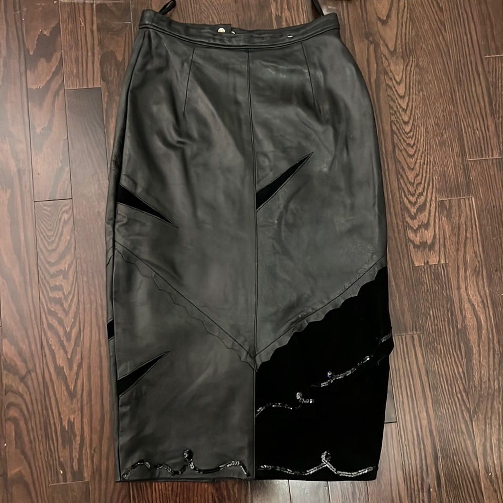 Vintage Midi Length Leather Skirt Size Medium - Picture 5 of 14